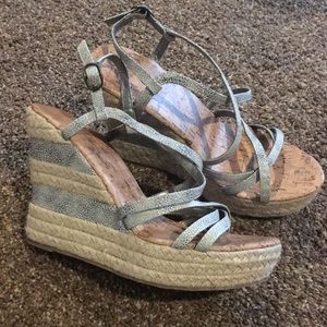 Buckle wedges, size 9